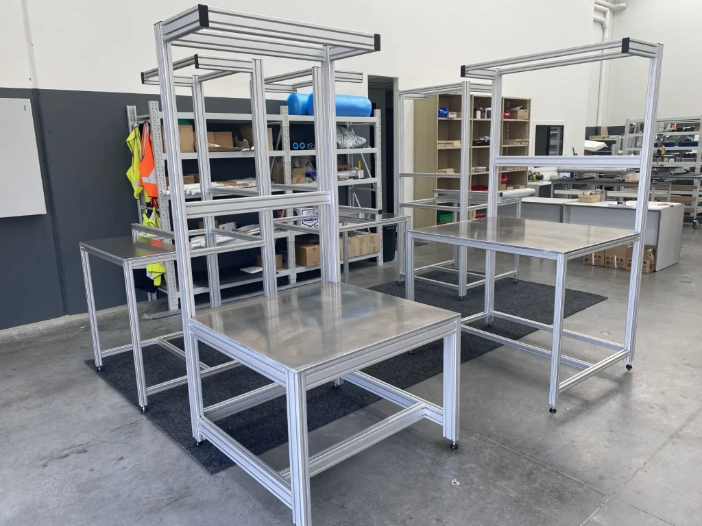 Aluminum frame workstations, Engineering Solutions for industrial spaces.